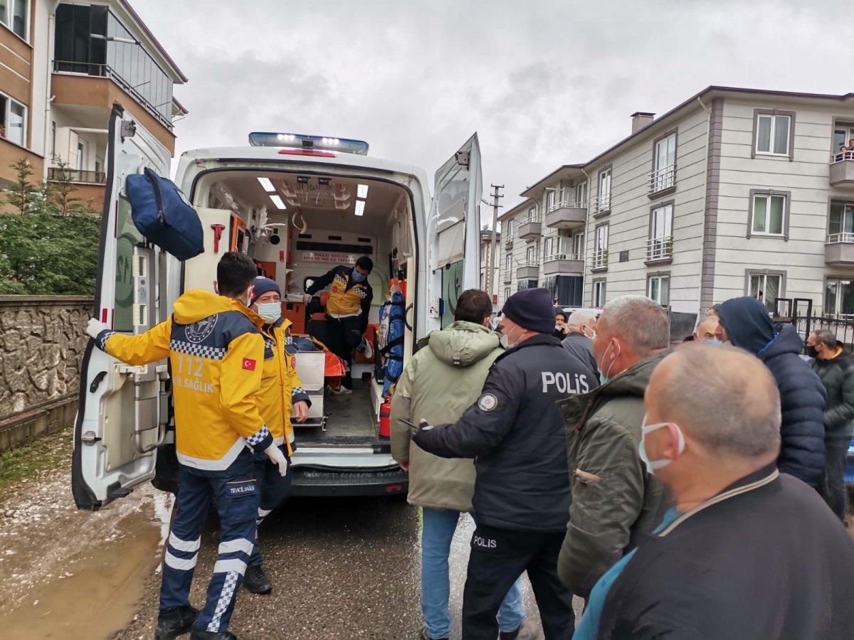 Sakarya'da alkollü sürücü, 3 araca çarpıp kaçtı