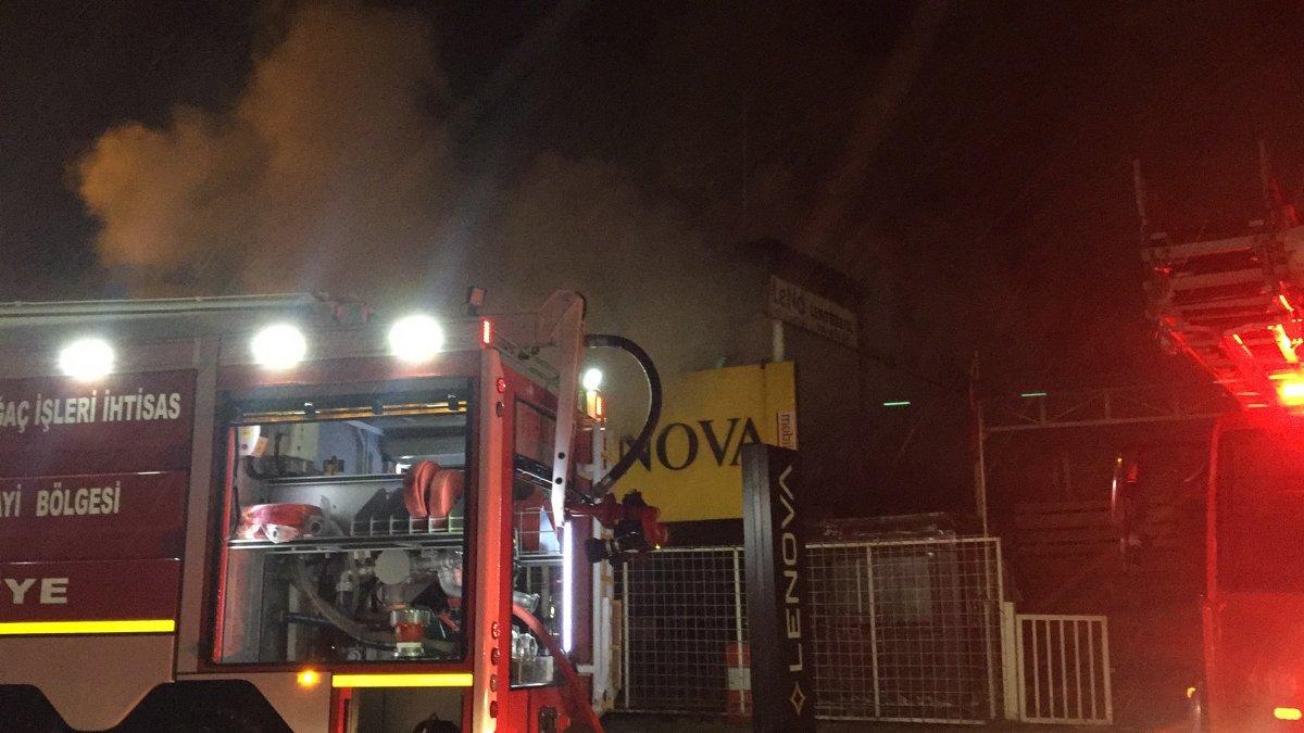 Bursa’da fabrika yangını: Milyonluk malzemeler yandı