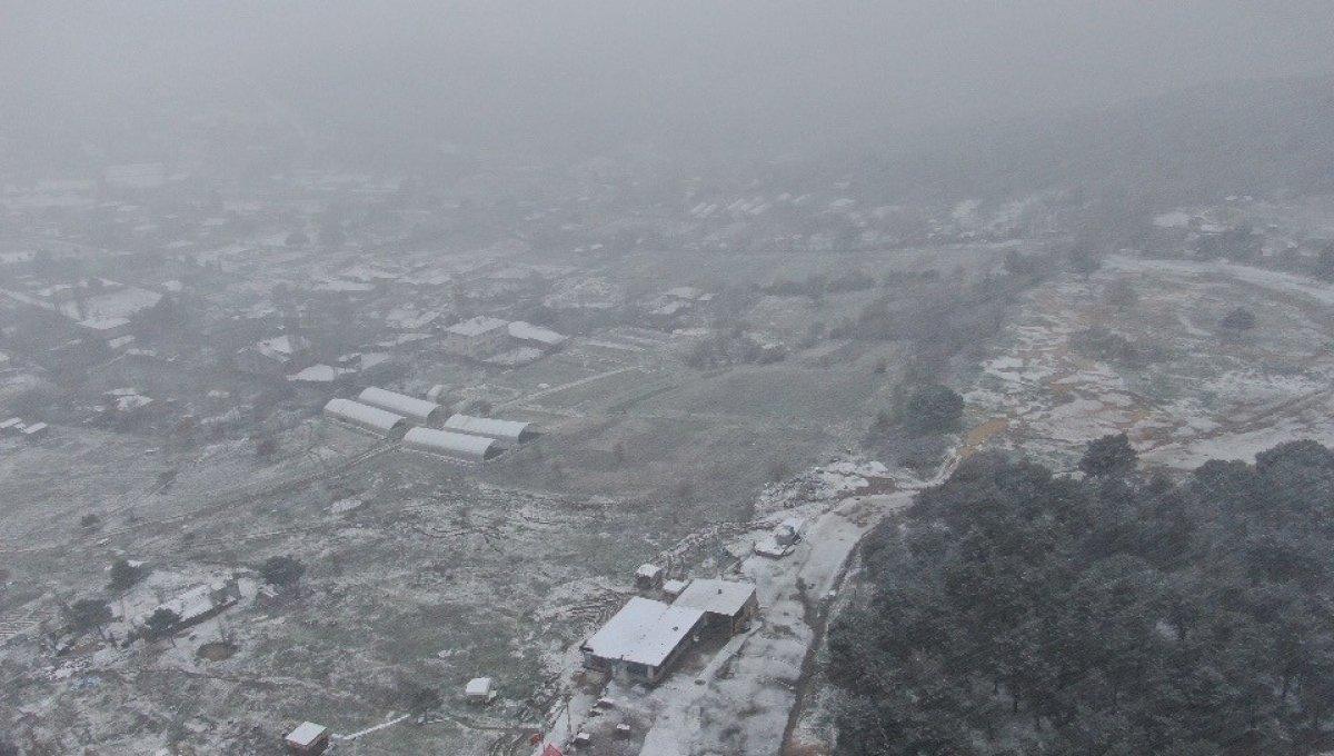 İstanbul'da kar yağışı etkisini gösterdi
