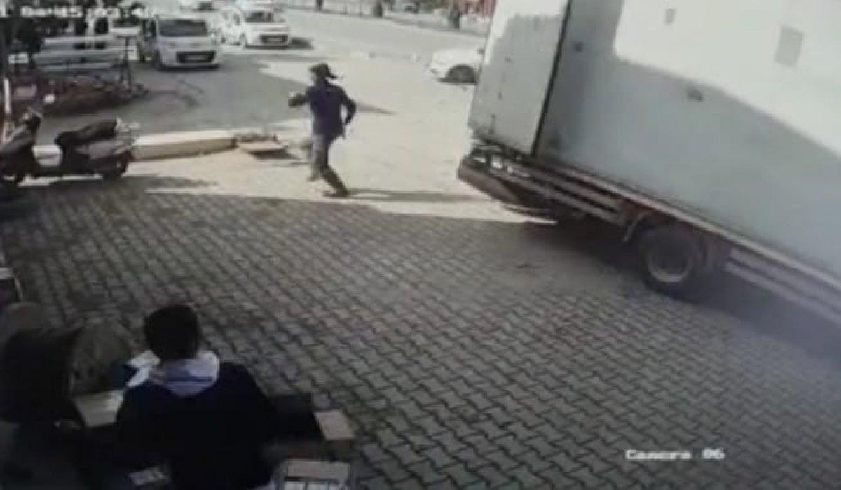 Muğla'da kaza yapan otomobil dehşet saçtı