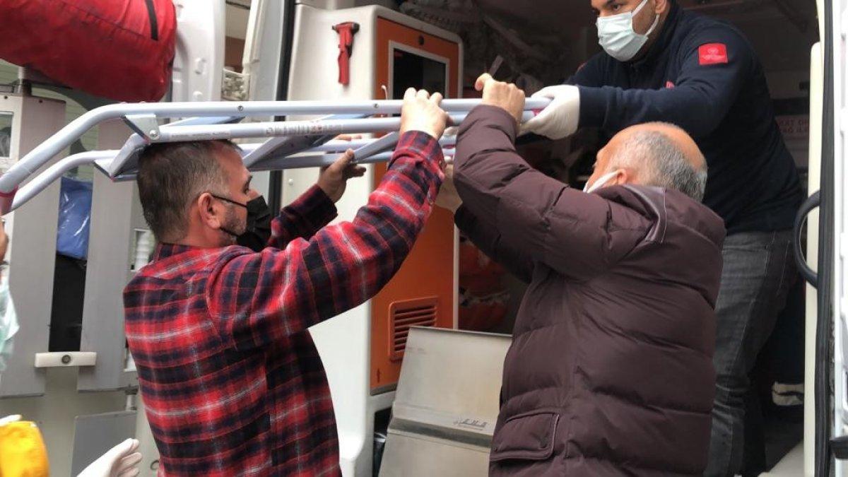 Samsun'da kafasına düşen merdivenle hastaneye kaldırıldı