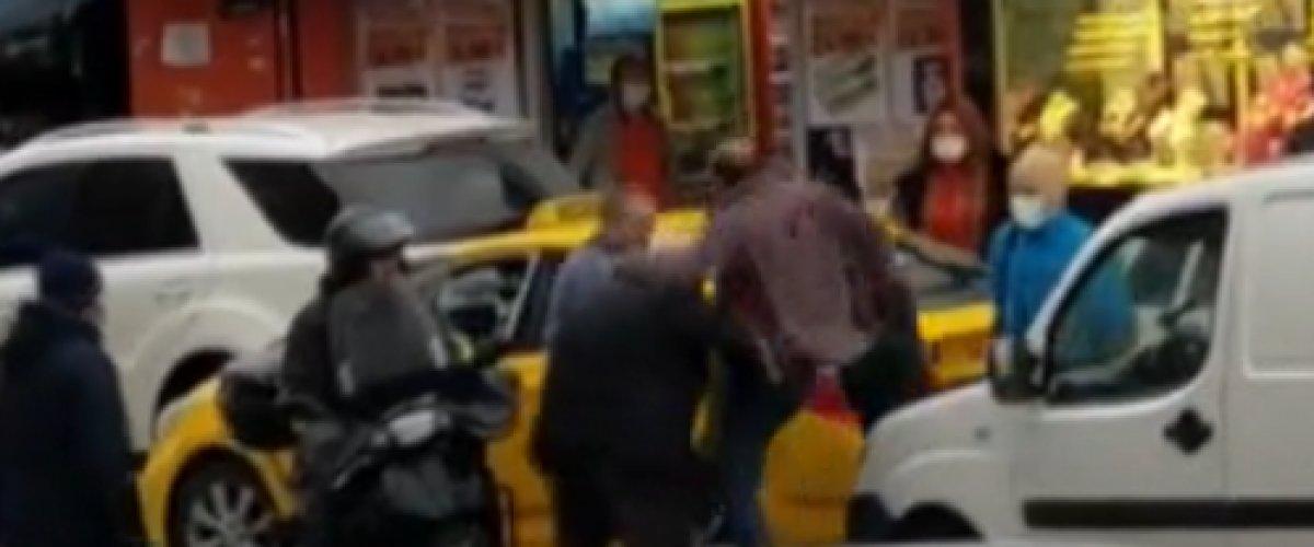 Esenyurt'ta iki sürücü birbirine girdi