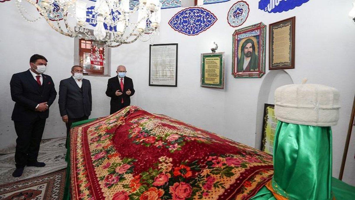 Kemal Kılıçdaroğlu Hasandede Türbesi'nde dua etti