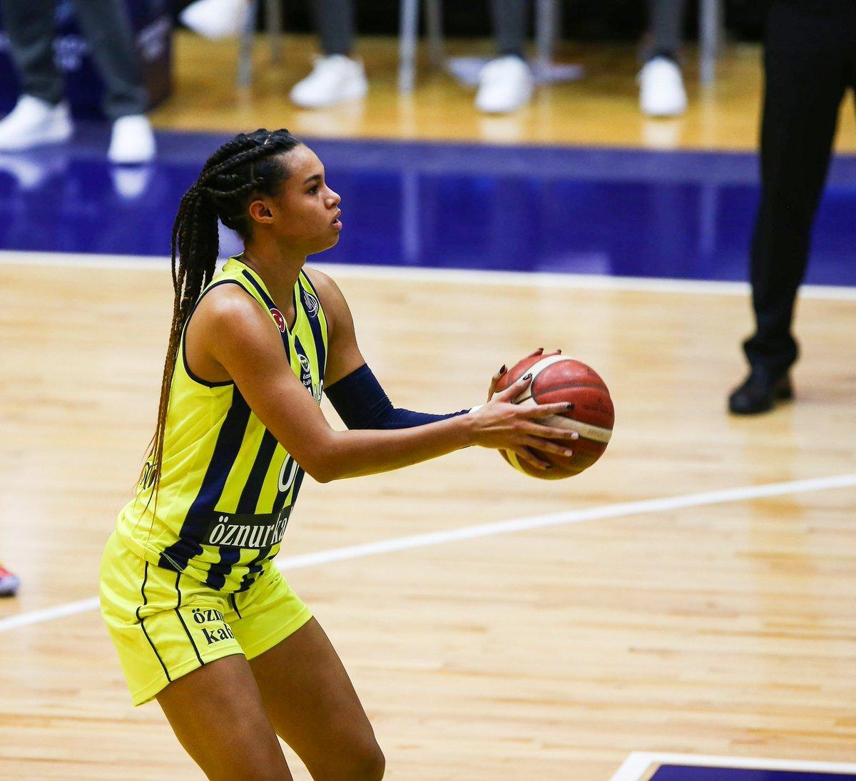 Satou Sabally: Müslüman bir ülkede oynamak çok rahat