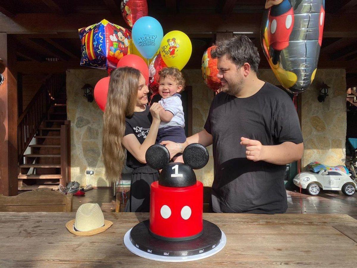 Berfu Yenenler doğum yaptı