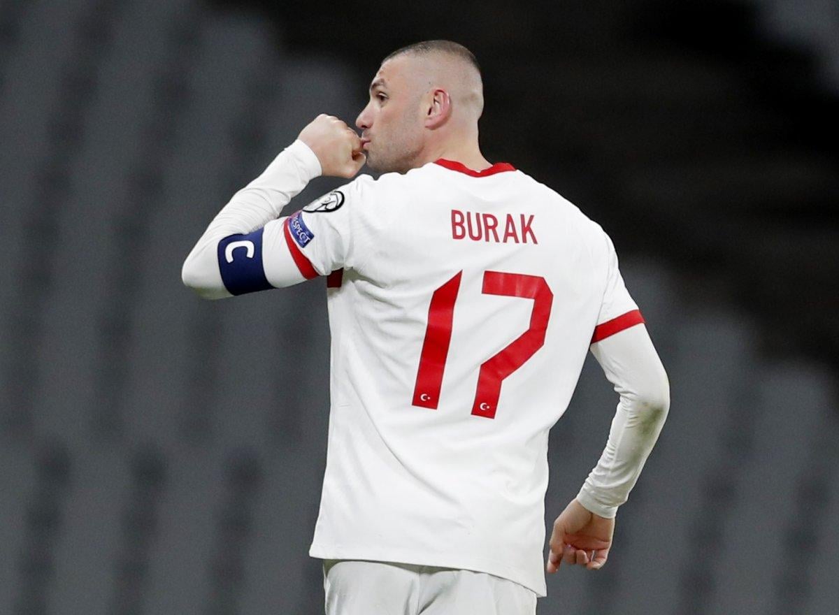 Burak Yılmaz, Hollanda'ya 3 gol atan ilk futbolcu oldu