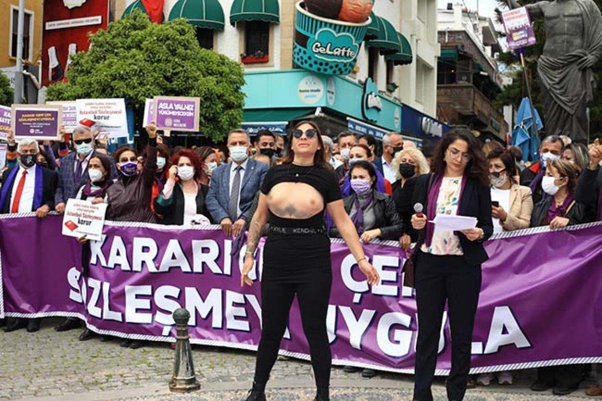 Antalya'da üstsüz İstanbul Sözleşmesi eylemi