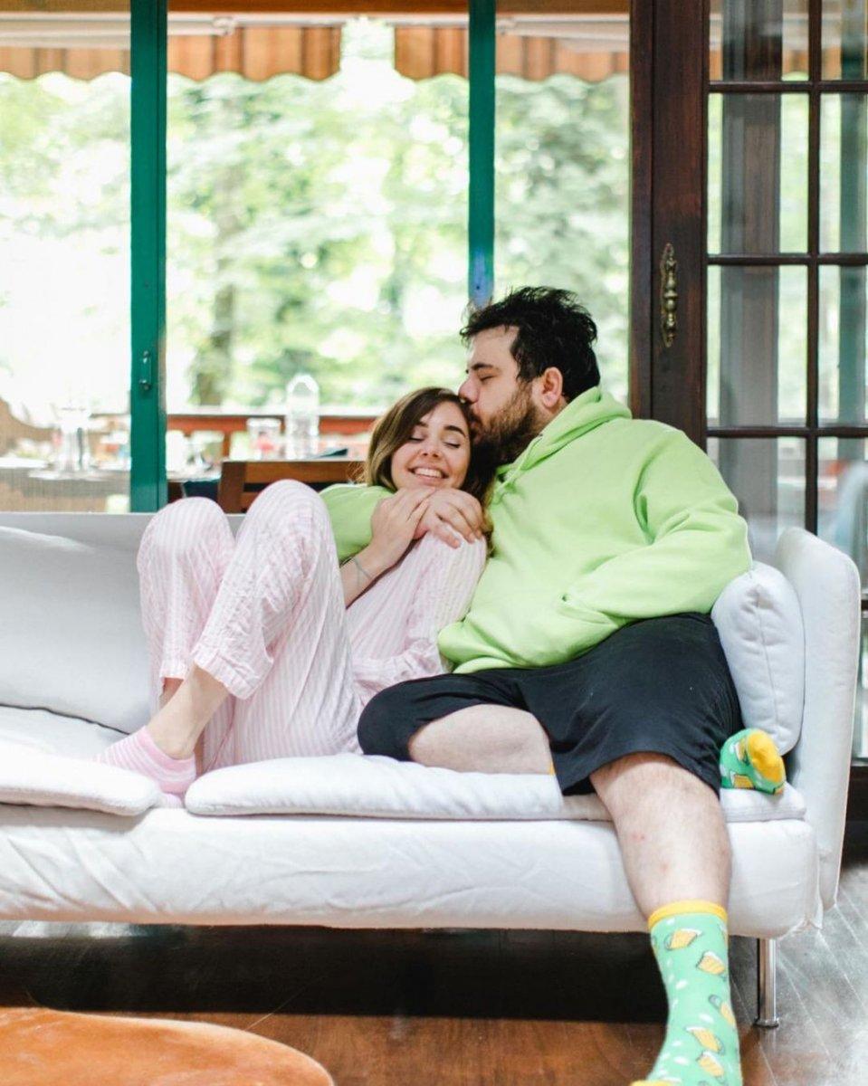 Berfu Yenenler doğum yaptı