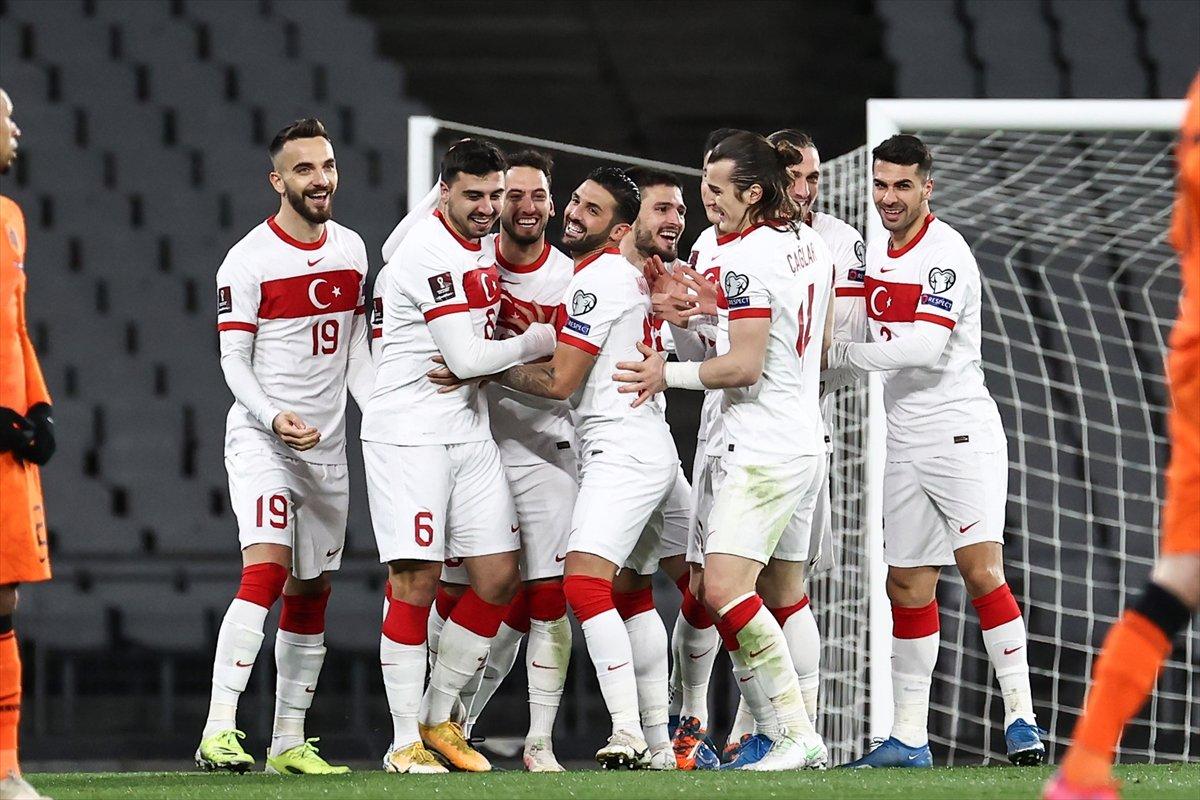 Hollanda basını: Türkiye'de felaket gecesi