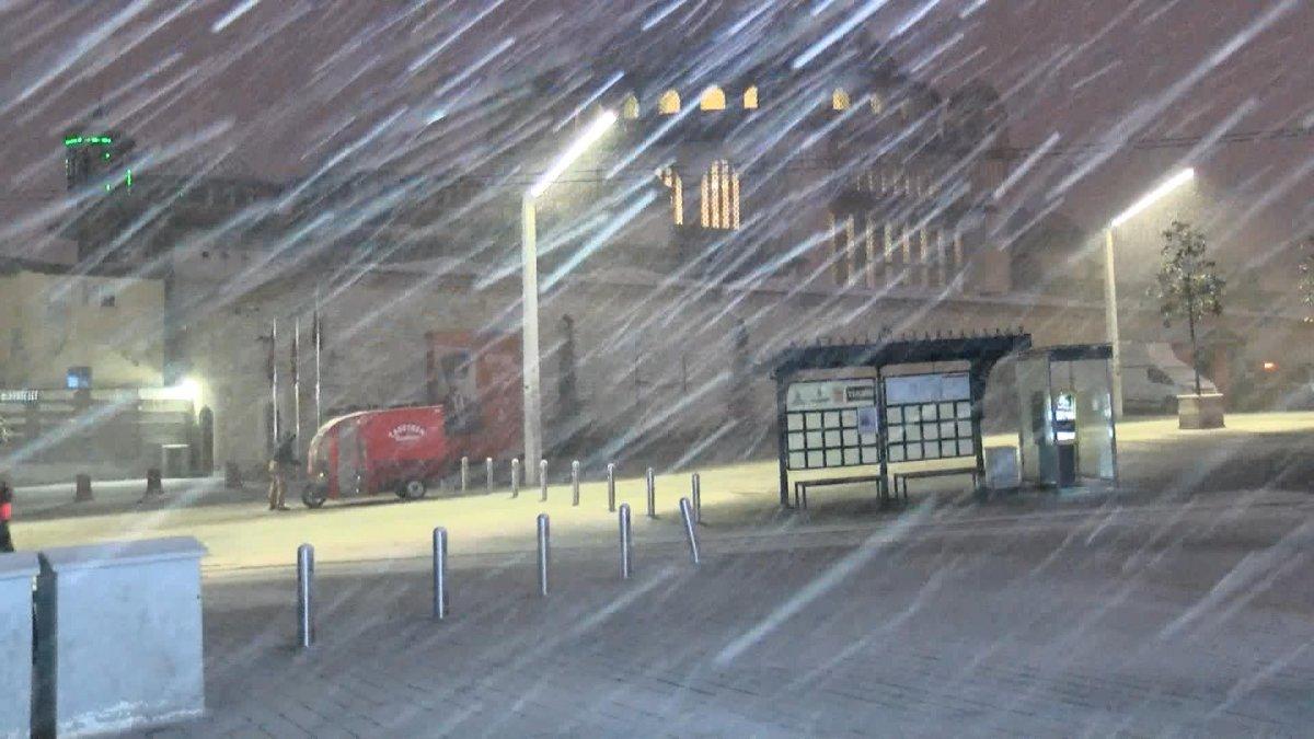 İstanbul'da kar yağışı etkili oluyor