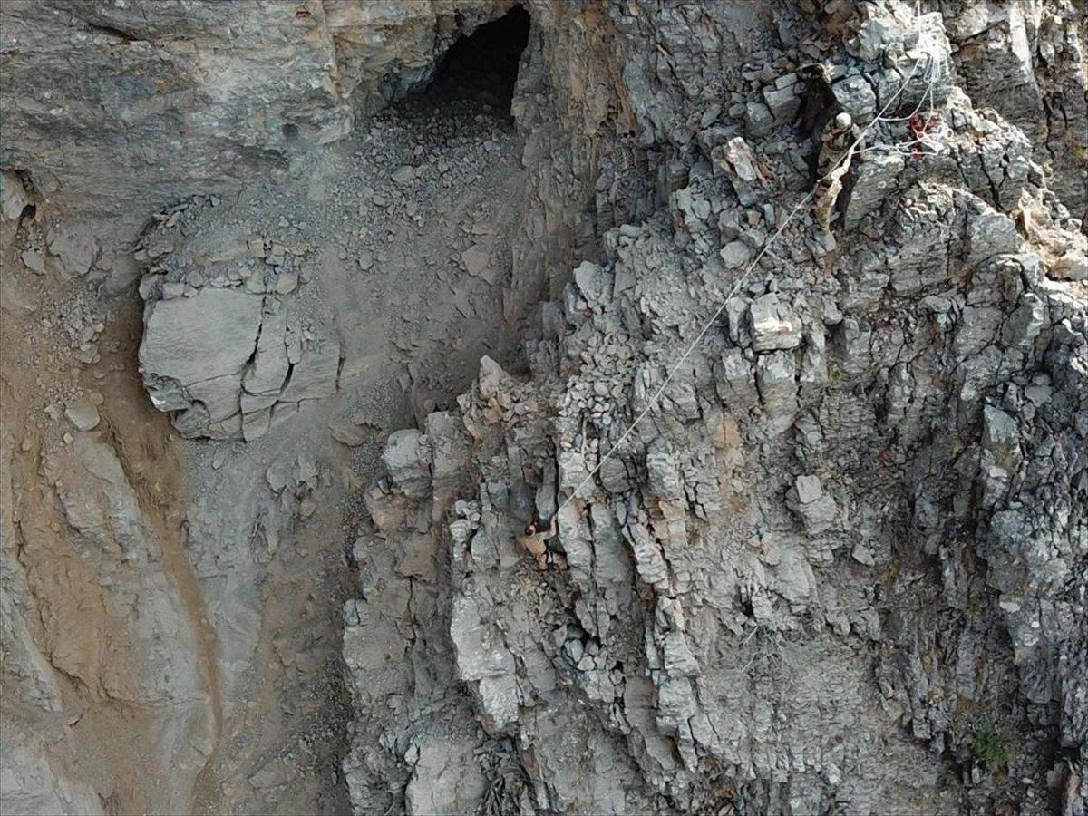 Tunceli'de teröristlere ait 29 sığınak imha edildi