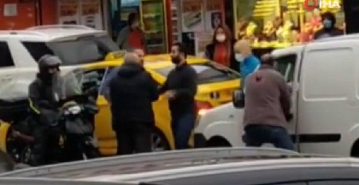 Esenyurt'ta iki sürücü birbirine girdi