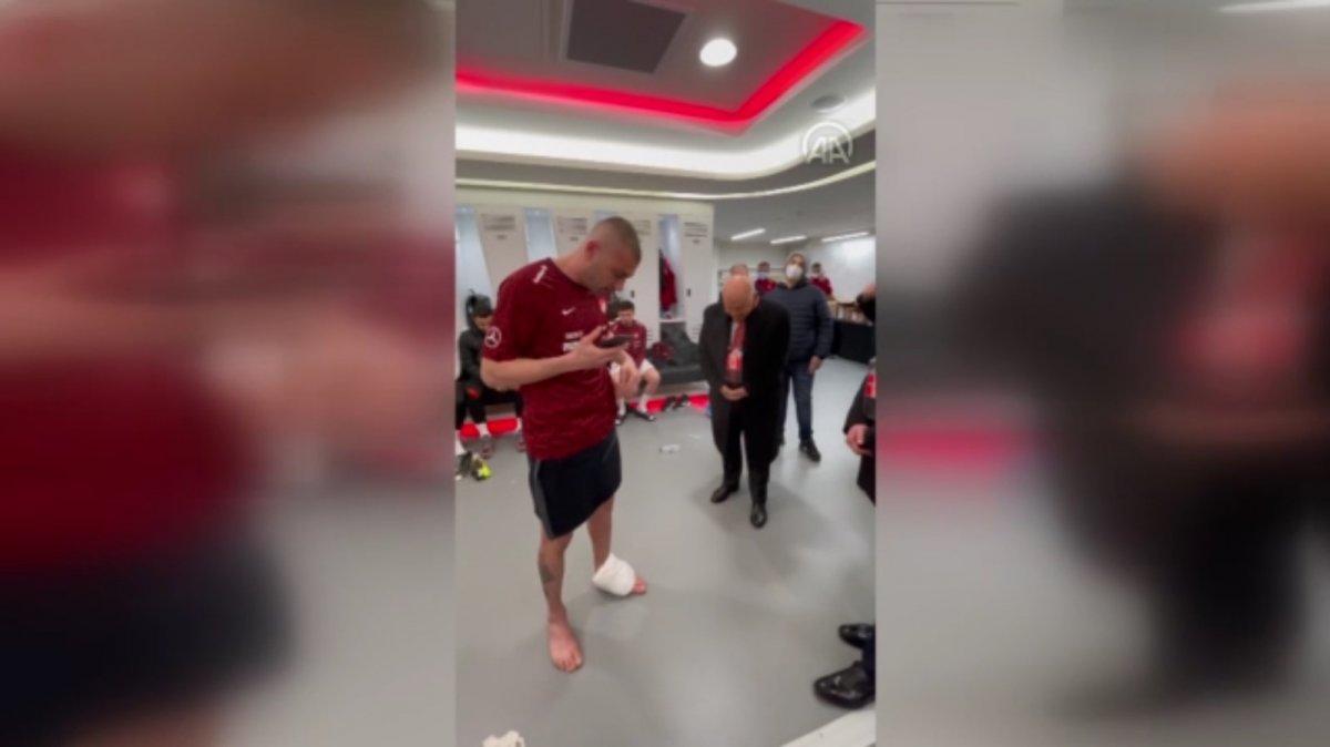 Cumhurbaşkanı Erdoğan A Milli Fubol Takımı'nı tebrik etti