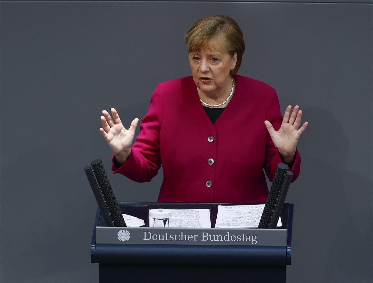 Merkel: Türkiye, Doğu Akdeniz'de tansiyonu düşürücü sinyaller veriyor