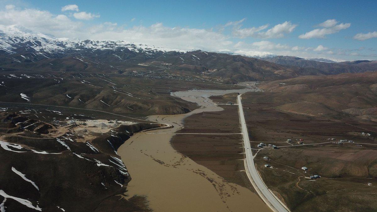 Sular altında kalan Yüksekova