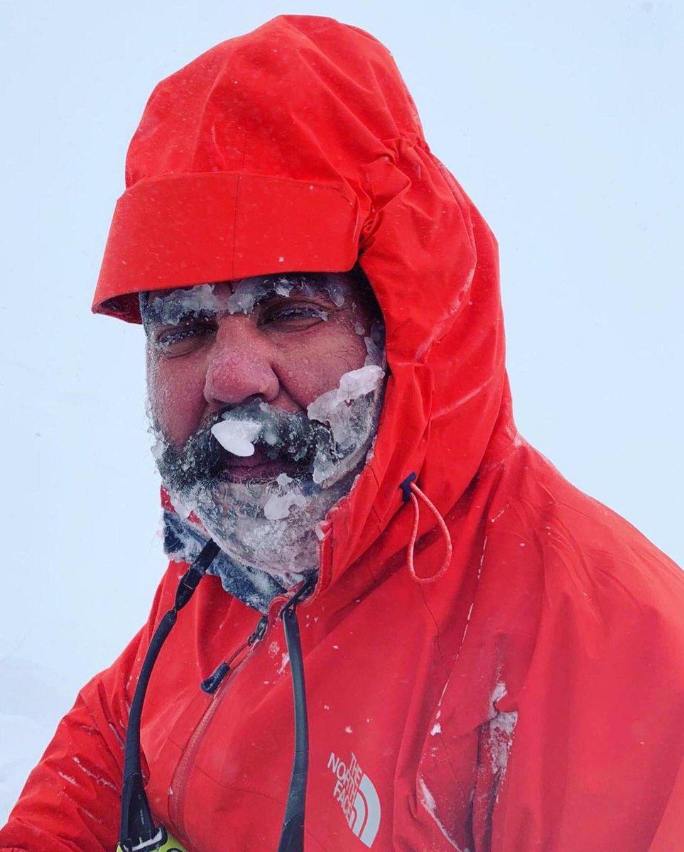 Süphan'a zirve tırmanışında tipiye yakalanan dağcılar
