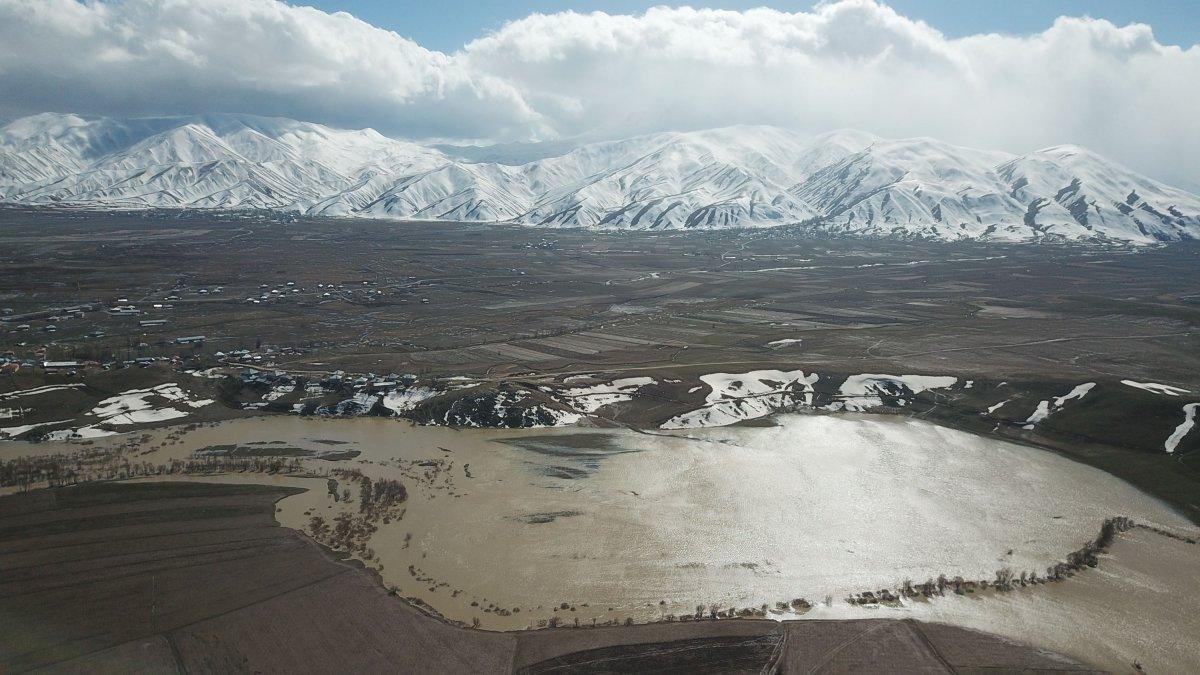Sular altında kalan Yüksekova