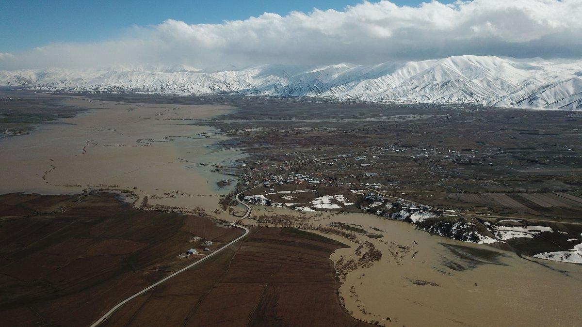Sular altında kalan Yüksekova