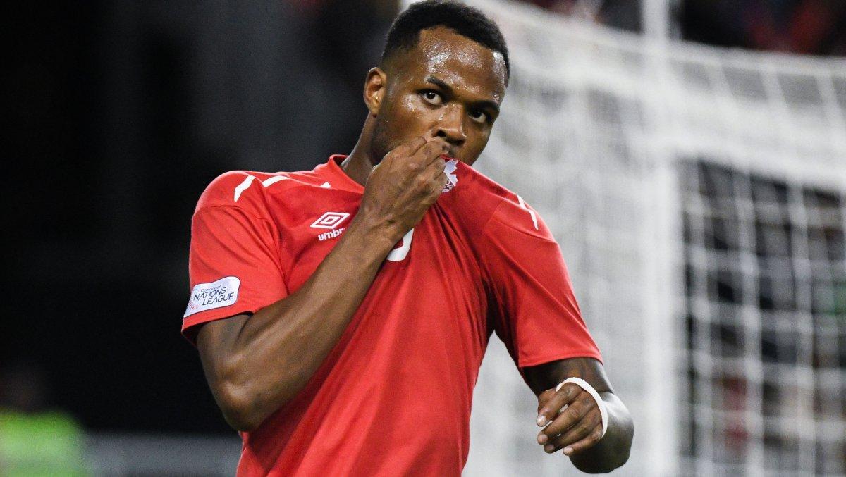 Cyle Larin, Bermuda'ya 3 gol attı