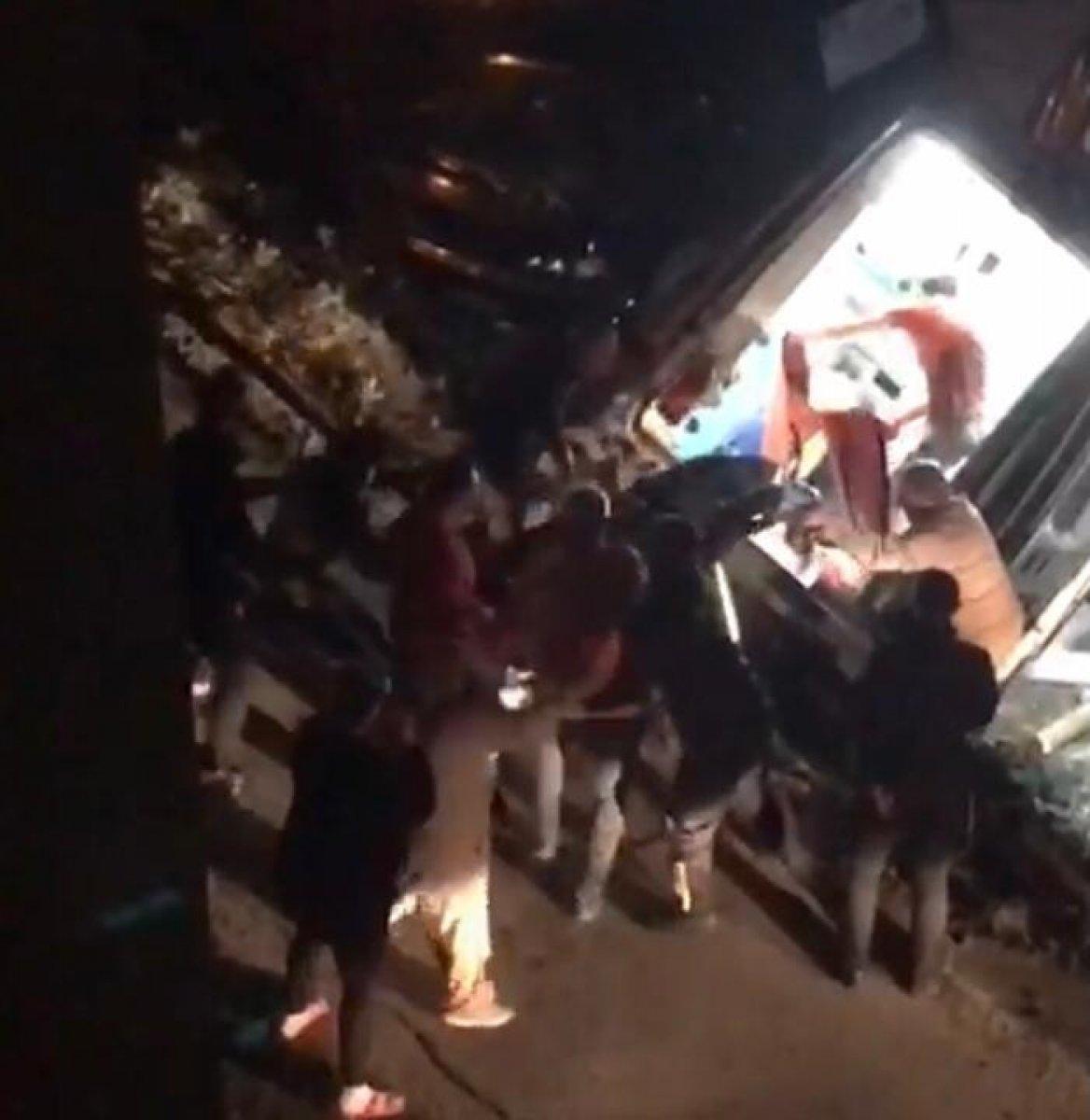 Ümraniye'de ambulans kaza yaptı