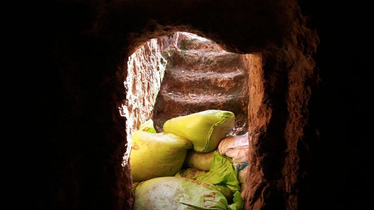 Kahramanmaraş’ta 300 bin yıllık kaya mezarlar koruma altına alındı