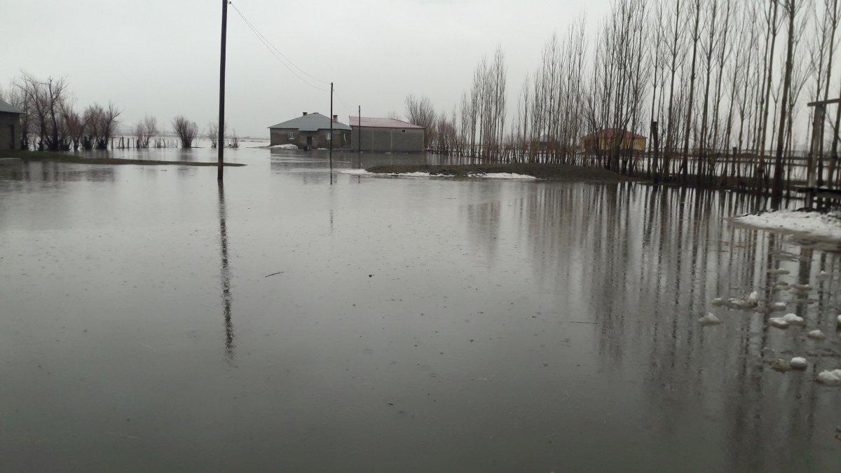 Sular altında kalan Yüksekova