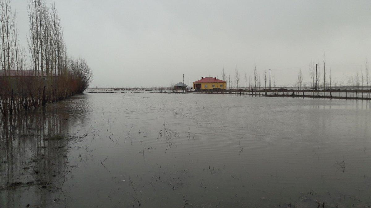 Sular altında kalan Yüksekova