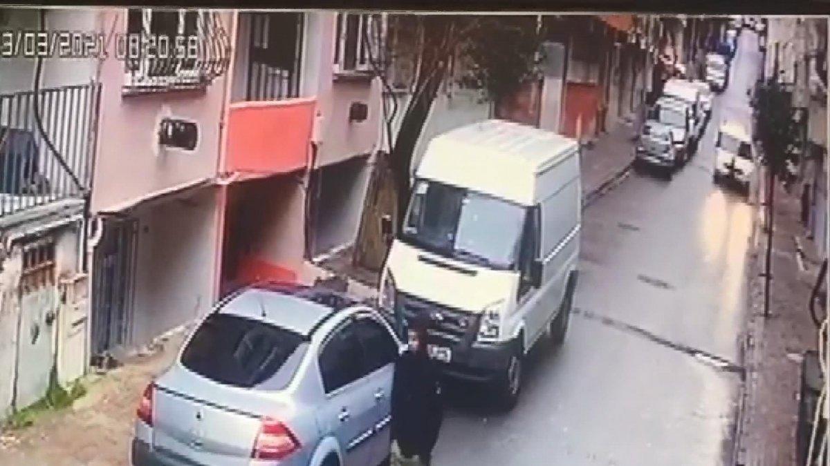 Bağcılar'da otomobilin çarptığı çocuk hayatını kaybetti