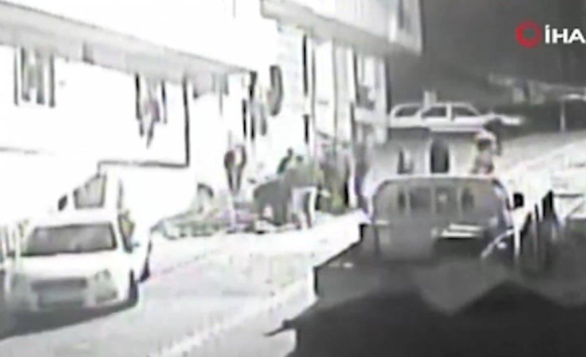 Esenyurt’ta çamaşır asarken 4’üncü kattan düştü, hayatını kaybetti