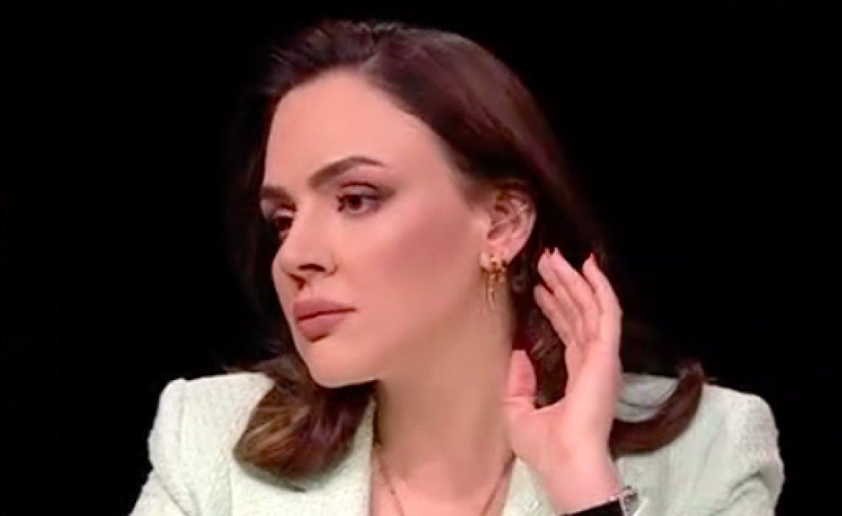 Okan Bayülgen: Bill Gates'in aşısını olmayacağım