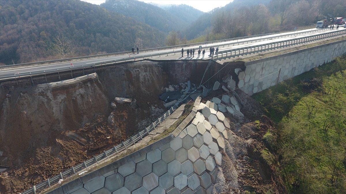Batı Karadeniz bağlantı yolunda çökme meydana geldi