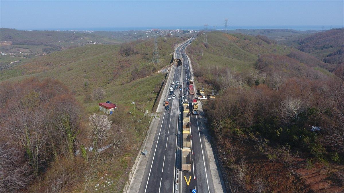 Batı Karadeniz bağlantı yolunda çökme meydana geldi