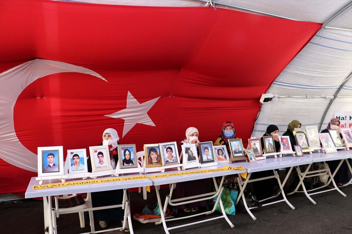 Diyarbakır annesi Fatma Akkuş: Çocukları anne babaları ile tehdit ediyorlar