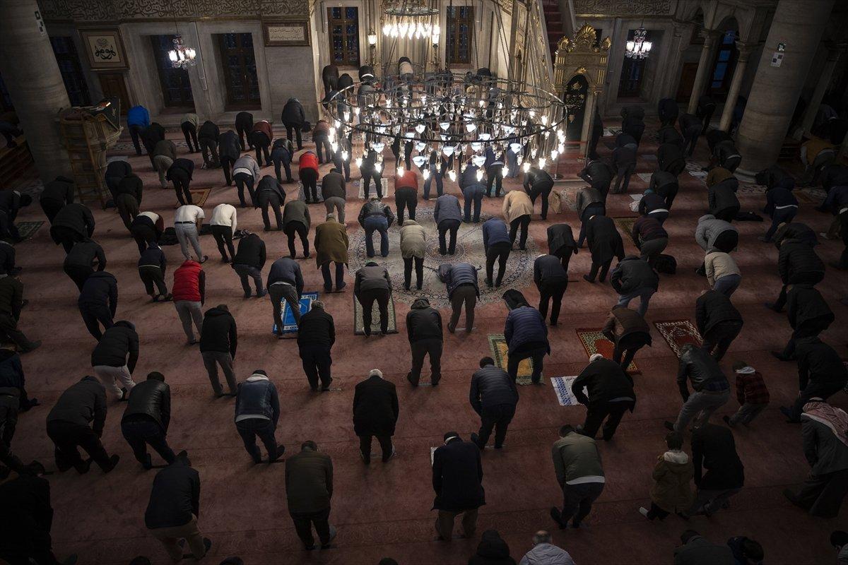 Berat Kandili yurt genelinde idrak edildi