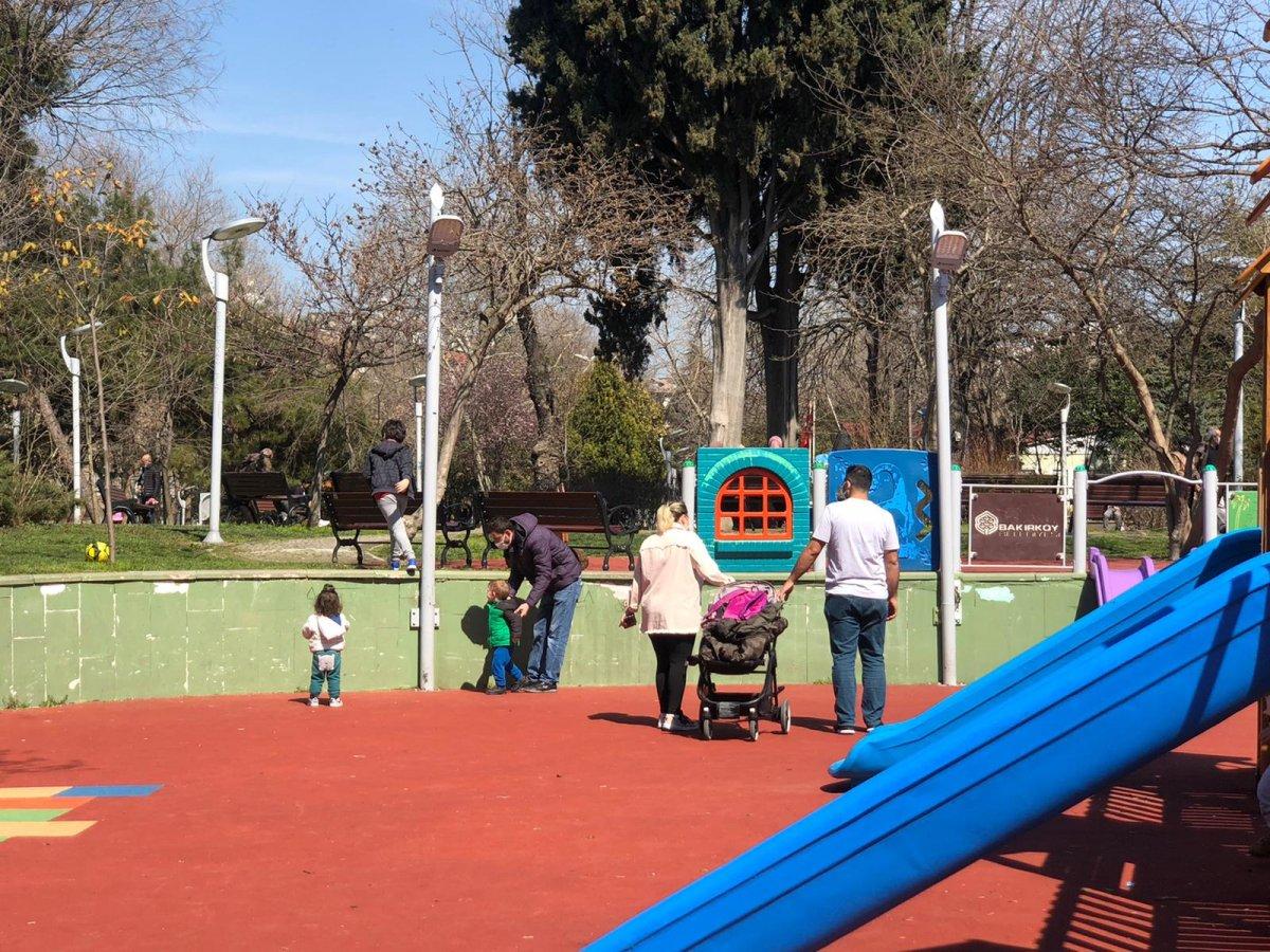 Bakırköy'de parklar doldu taştı