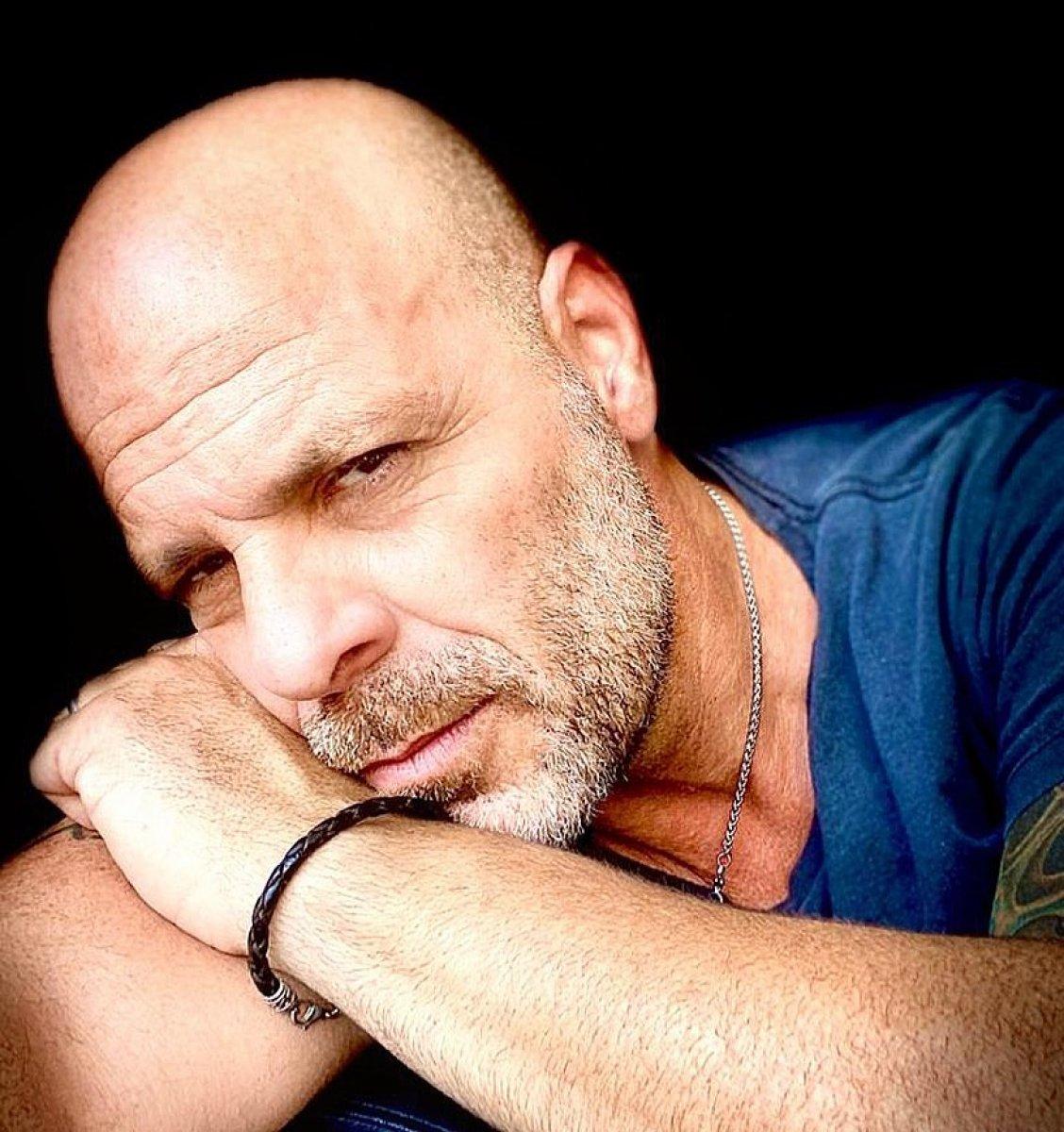 En seksi kel ünlüler seçildi