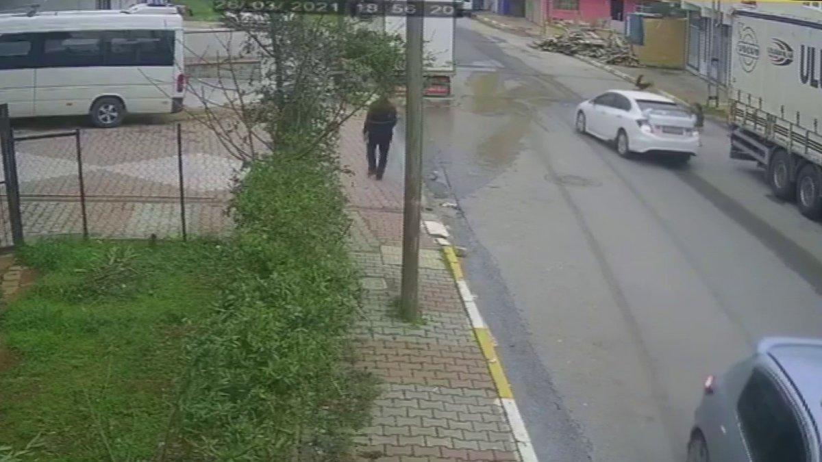 Sultanbeyli'de 5 yaşındaki çocuğa otomobil çarptı