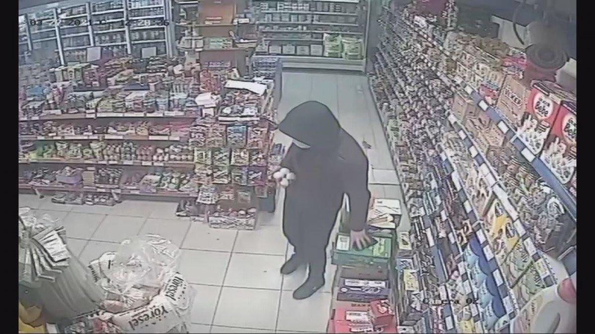 Kayseri'de marketten cep telefonu hırsızlığı