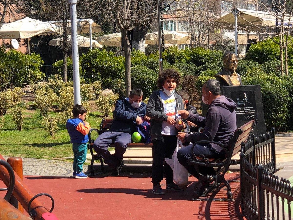 Bakırköy'de parklar doldu taştı