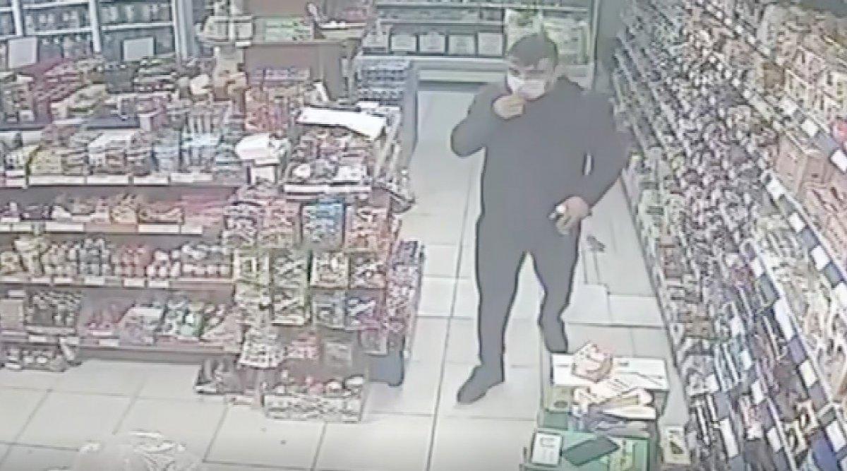 Kayseri'de marketten cep telefonu hırsızlığı