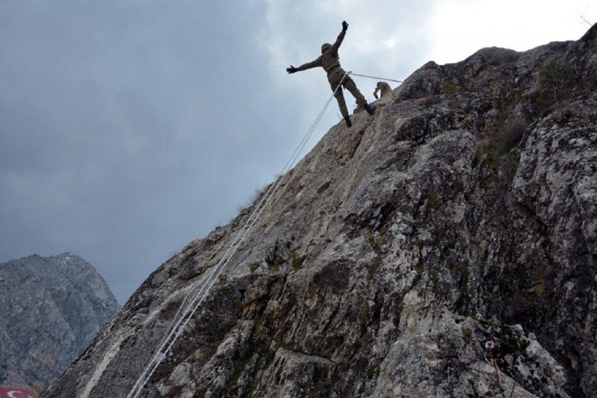 Komandolardan Azerbaycan Ordusu’na ‘Dağcılık Eğitimi’