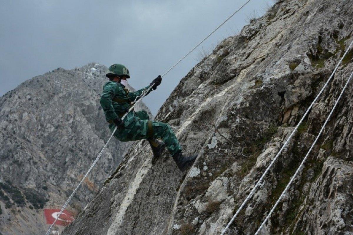 Komandolardan Azerbaycan Ordusu’na ‘Dağcılık Eğitimi’