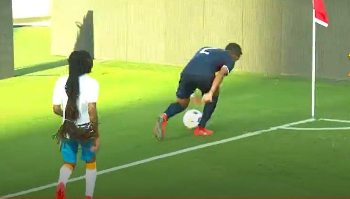 Aedon Scipio'nun saçları sosyal medyanın gündeminde