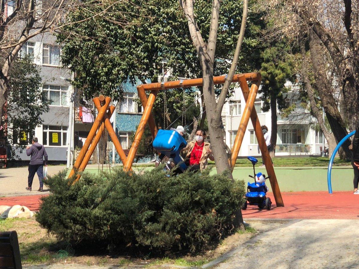 Bakırköy'de parklar doldu taştı