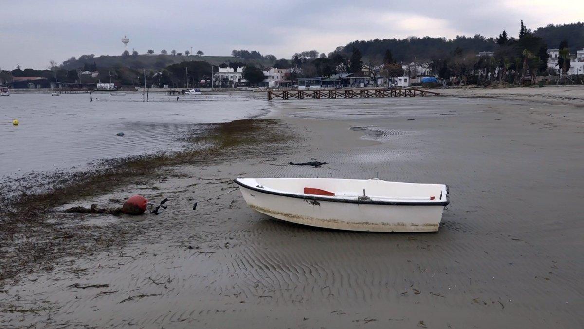 Çanakkale’de deniz 30 metre çekildi