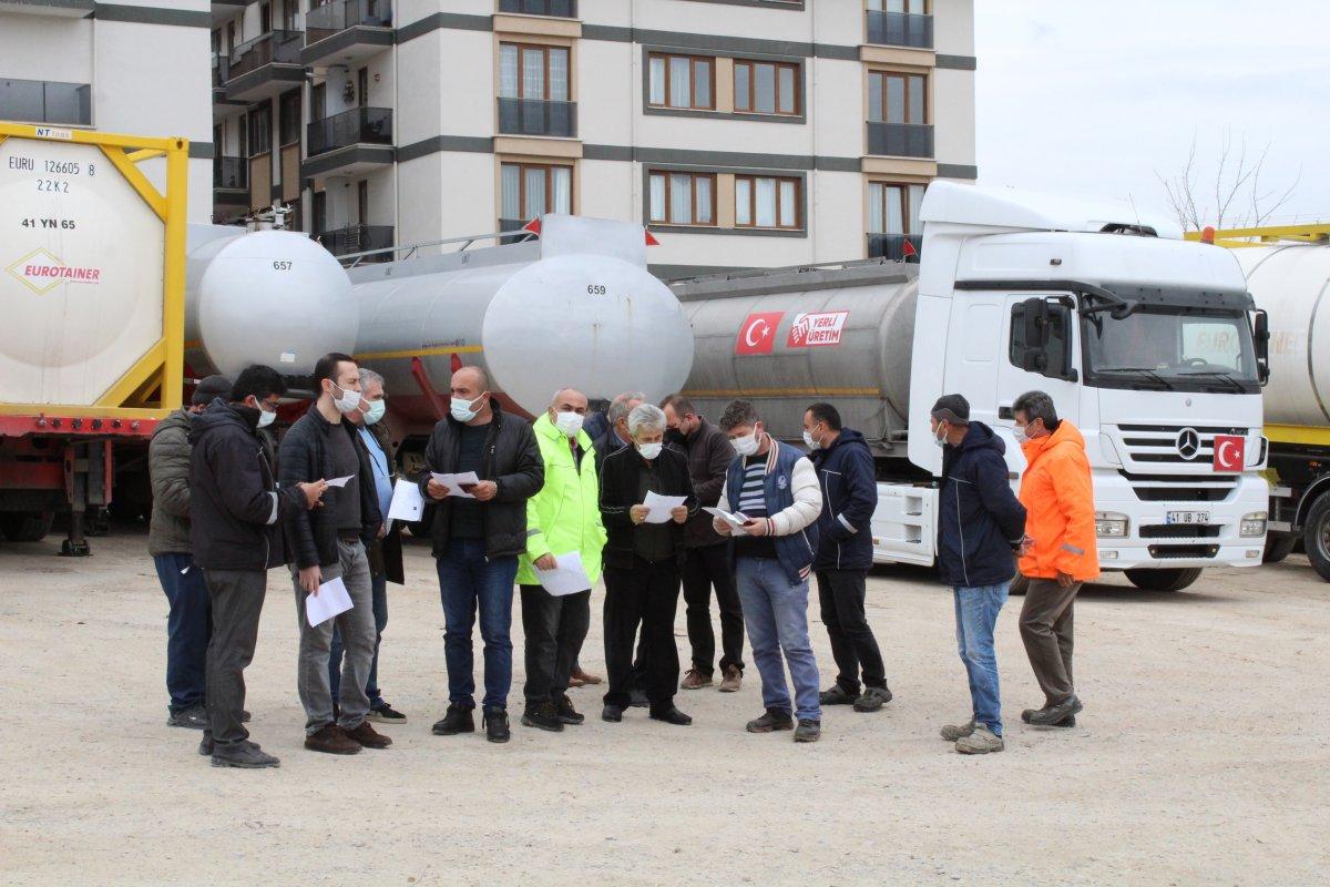 Türk tır şoförleri, Yunanistan'ın, vizelerini onaylamadığını söyledi