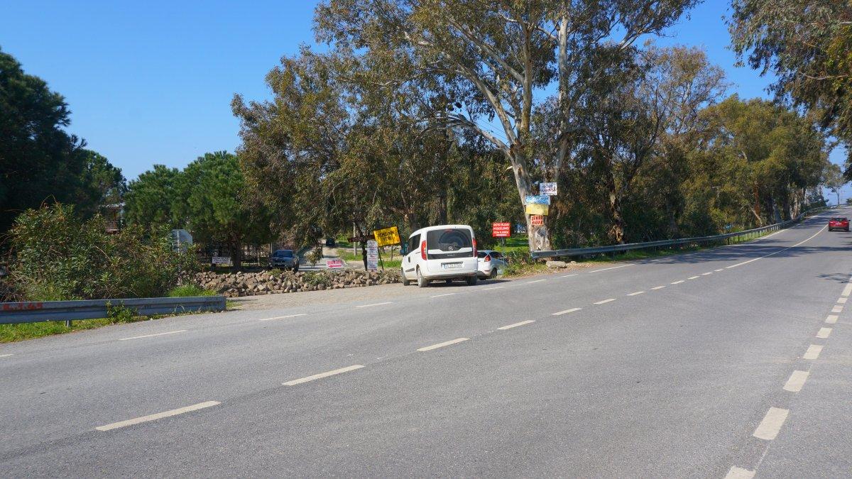 İzmir'de kendisine ait bir yolu daha ulaşıma kapattı