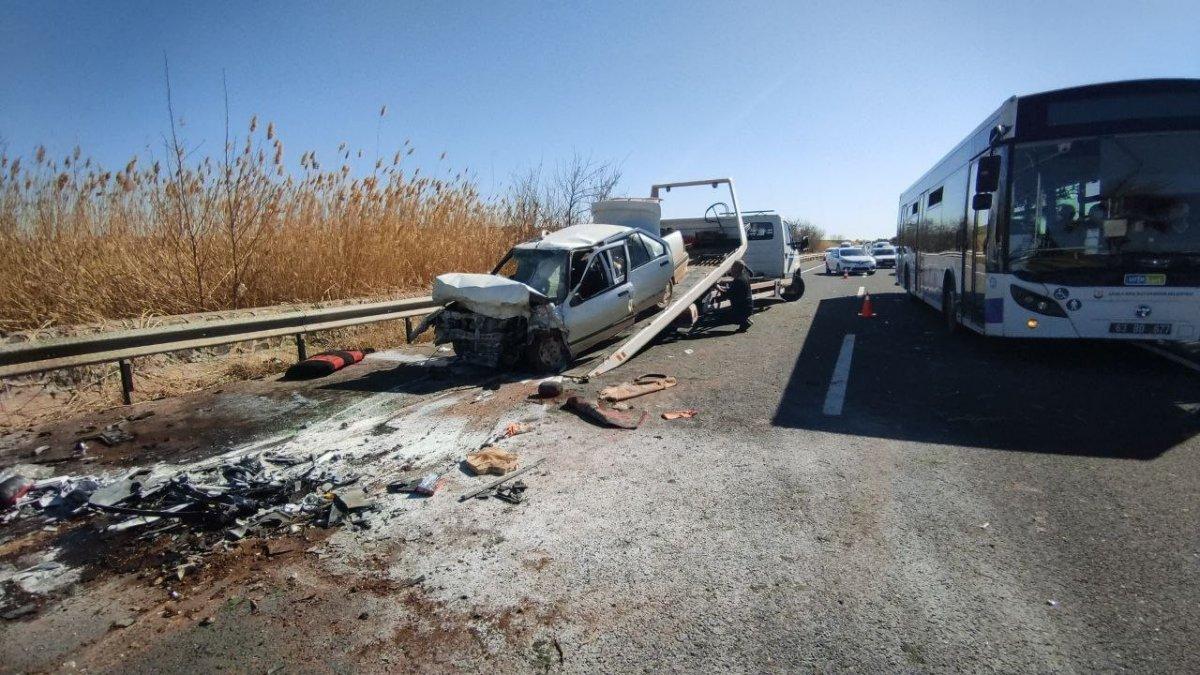 Şanlıurfa’da iki otomobil çarpıştı: 6 yaralı