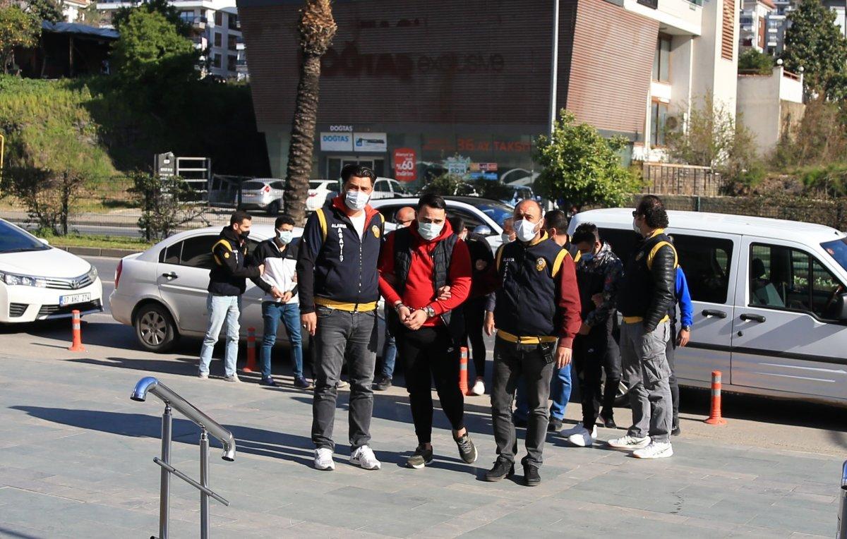 Alanya'da fuhuş çetesine operasyon: 5 gözaltı