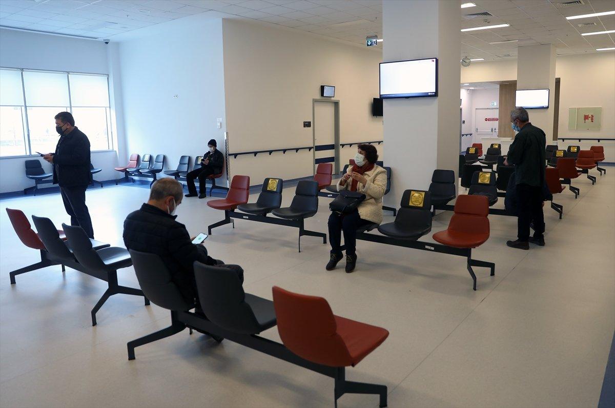 Türkiye'de aşı uygulamasında 15 milyon doz geçildi